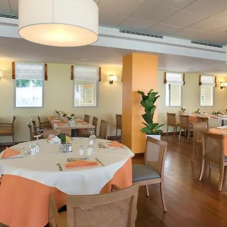 Domitys Les Cles D'or Aparthotel Orthez