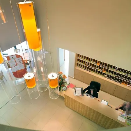 Domitys Les Cles D'or Aparthotel Orthez