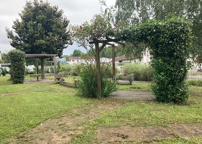 Aparthotel Domitys Les Cles D'or Orthez